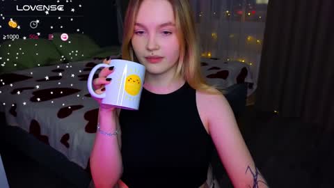 Snapshot of cute_summer_breathe chatting on 28, 1, 2025 Sue online show from 28, 1, 2025