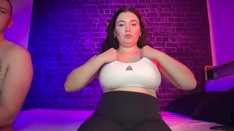 Snapshot of cutecouplereal chatting on 10, 5, 2026 Cute Couple Real online show from 10, 5, 2026