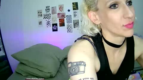 Bella online show from 3, 12, 2025