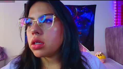 tell me jess   online show from 28, 7, 2026