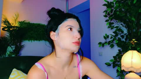 Snapshot of cuteness__girl chatting on 18, 9, 2025 cuteness__girl online show from 18, 9, 2025