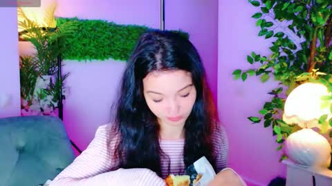 Snapshot of cuteness__girl chatting on 4, 10, 2025 cuteness__girl online show from 4, 10, 2025