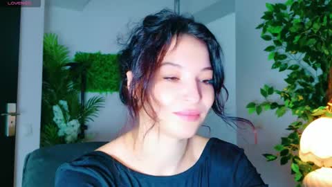 Snapshot of cuteness__girl chatting on 14, 10, 2025 cuteness__girl online show from 14, 10, 2025