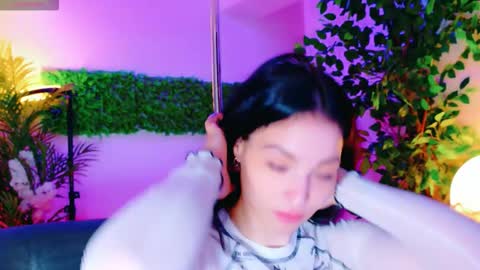 Snapshot of cuteness__girl chatting on 15, 11, 2025 cuteness__girl online show from 15, 11, 2025