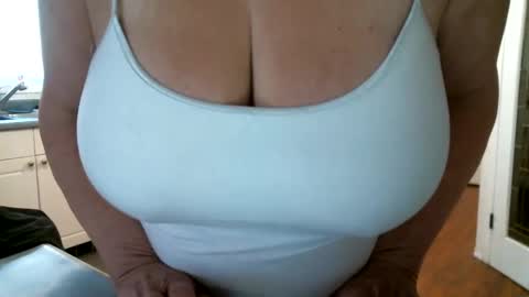 CuteNlil online show from 30, 1, 2025