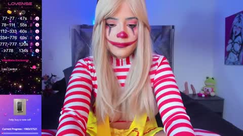 Snapshot of cutesarah_10 chatting on 1, 12, 2024 cutesarah_10 online show from 1, 12, 2024