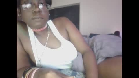 Snapshot of cuteshotkiki chatting on 8, 10, 2025 mary mack online show from 8, 10, 2025