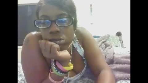 Snapshot of cuteshotkiki chatting on 18, 11, 2025 mary mack online show from 18, 11, 2025