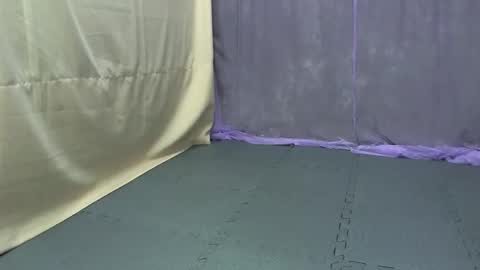 cutetinyasian143_ online show from 6, 10, 2025