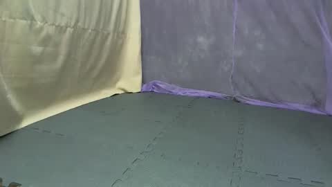 cutetinyasian143_ online show from 14, 10, 2025