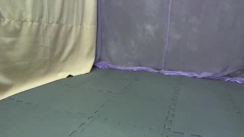 cutetinyasian143_ online show from 10, 11, 2025