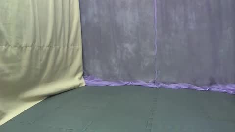 cutetinyasian143_ online show from 2, 12, 2025