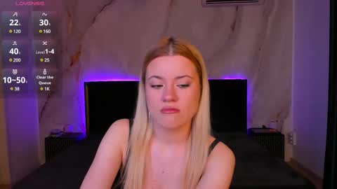 Snapshot of cutiepie69__ chatting on 8, 3, 2025 cutiepie69__ online show from 8, 3, 2025