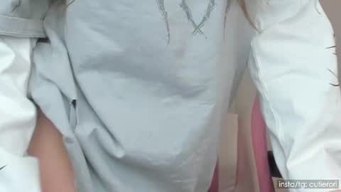 Rori  Instagram cutierori  online show from 12, 12, 2024