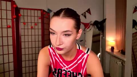 Vivienne online show from 30, 10, 2025