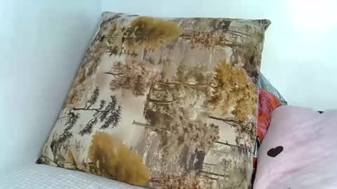 Snapshot of cuttey_slim chatting on 11, 9, 2025 cuttey_slim online show from 11, 9, 2025