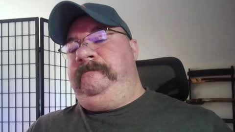 Snapshot of cwbyga chatting on 16, 12, 2025 Bubba Bull online show from 16, 12, 2025