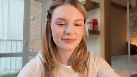 Im Emi streaming with my friend Reyna today online show from 29, 4, 2026