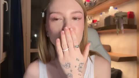 Im Emi streaming with my friend Reyna today online show from 29, 4, 2026