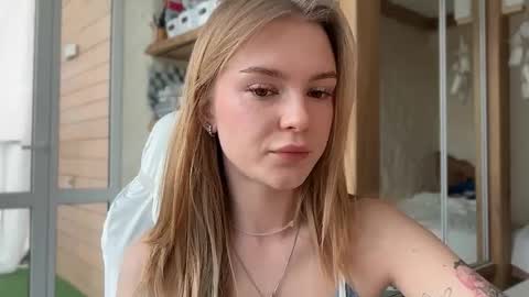 Snapshot of cyberl0ve_ chatting on 30, 4, 2026 Im Emi streaming with my friend Reyna today online show from 30, 4, 2026