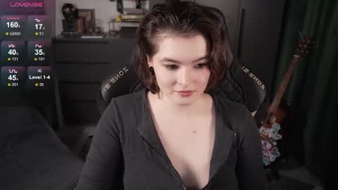 Helen Blossom online show from 26, 7, 2026