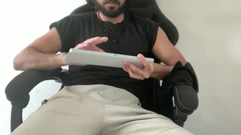 Cylus X online show from 25, 4, 2026