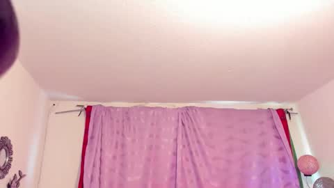 Snapshot of cynthiawatson_ chatting on 5, 12, 2025 Cynthia online show from 5, 12, 2025