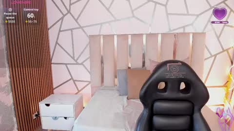 cyrus_tay online show from 27, 4, 2026