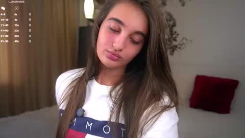 Isabella online show from 28, 9, 2025