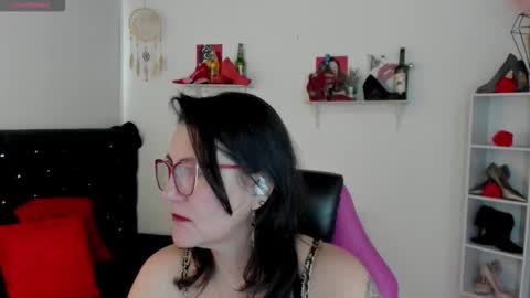 Mia  online show from 20, 9, 2025