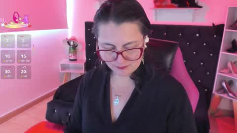 Mia  online show from 3, 10, 2025