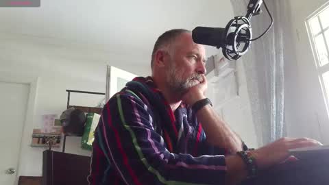 DaddyBear online show from 1, 11, 2025