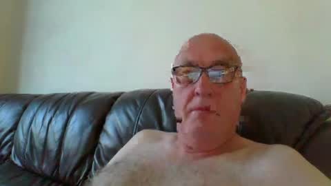 daddyhere4uall8 online show from 3, 8, 2026