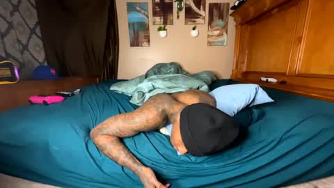 sexy tatted king bbc online show from 4, 12, 2024