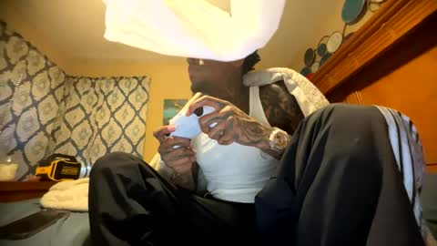 sexy tatted king bbc online show from 18, 4, 2026