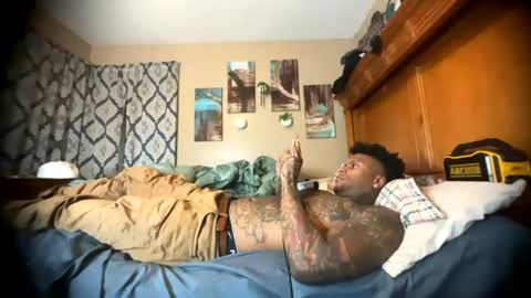 sexy tatted king bbc online show from 12, 7, 2026