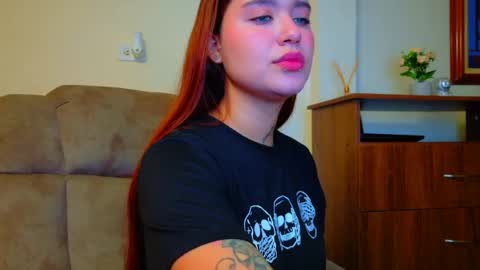 Snapshot of daddys_little_secrett chatting on 26, 5, 2026 Valen online show from 26, 5, 2026