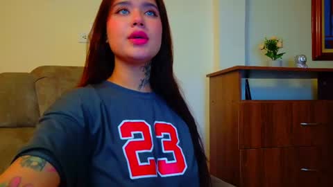 Snapshot of daddys_little_secrett chatting on 24, 6, 2026 Valen online show from 24, 6, 2026