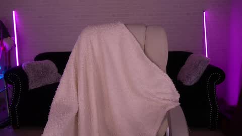 Snapshot of daenerys_daen chatting on 6, 1, 2025 daenerys_daen online show from 6, 1, 2025