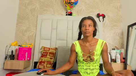 daffnelewis online show from 23, 4, 2026