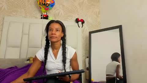 daffnelewis online show from 25, 4, 2026