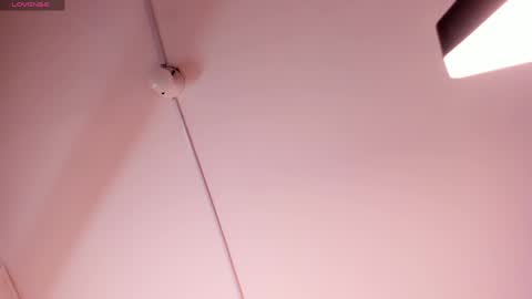 dafne_hillss online show from 27, 4, 2026