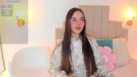 Dafne  online show from 18, 11, 2025