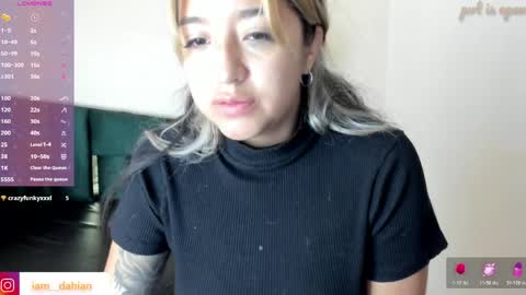 Dahiana  online show from 25, 4, 2026