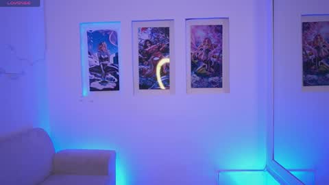 Dahlia Grey online show from 25, 4, 2026