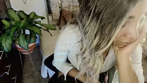 dahnia_cruz online show from 23, 4, 2026