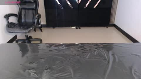 Snapshot of dahyan_ch chatting on 10, 11, 2025 dahyan_ch online show from 10, 11, 2025