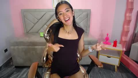 Snapshot of dahyan_ch chatting on 14, 11, 2025 dahyan_ch online show from 14, 11, 2025