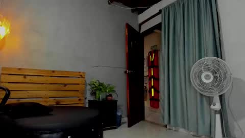 daiisy_kiss online show from 7, 10, 2025