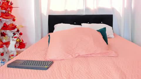 Daila Smith  online show from 15, 12, 2024